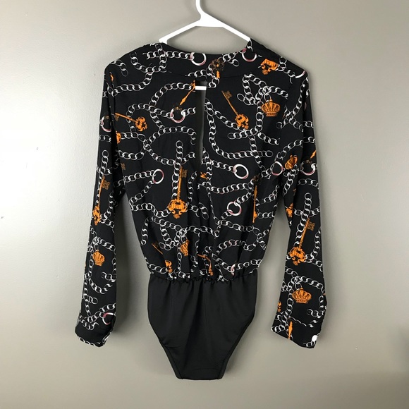 Sample V neck Chain Scarf Print Bodysuit - Picture 6 of 6